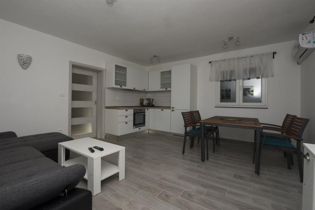 סלאטינה Apartment Jure מראה חיצוני תמונה